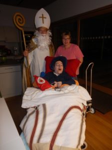 Auch Phillip bekommt ein Nikolaussackerl.